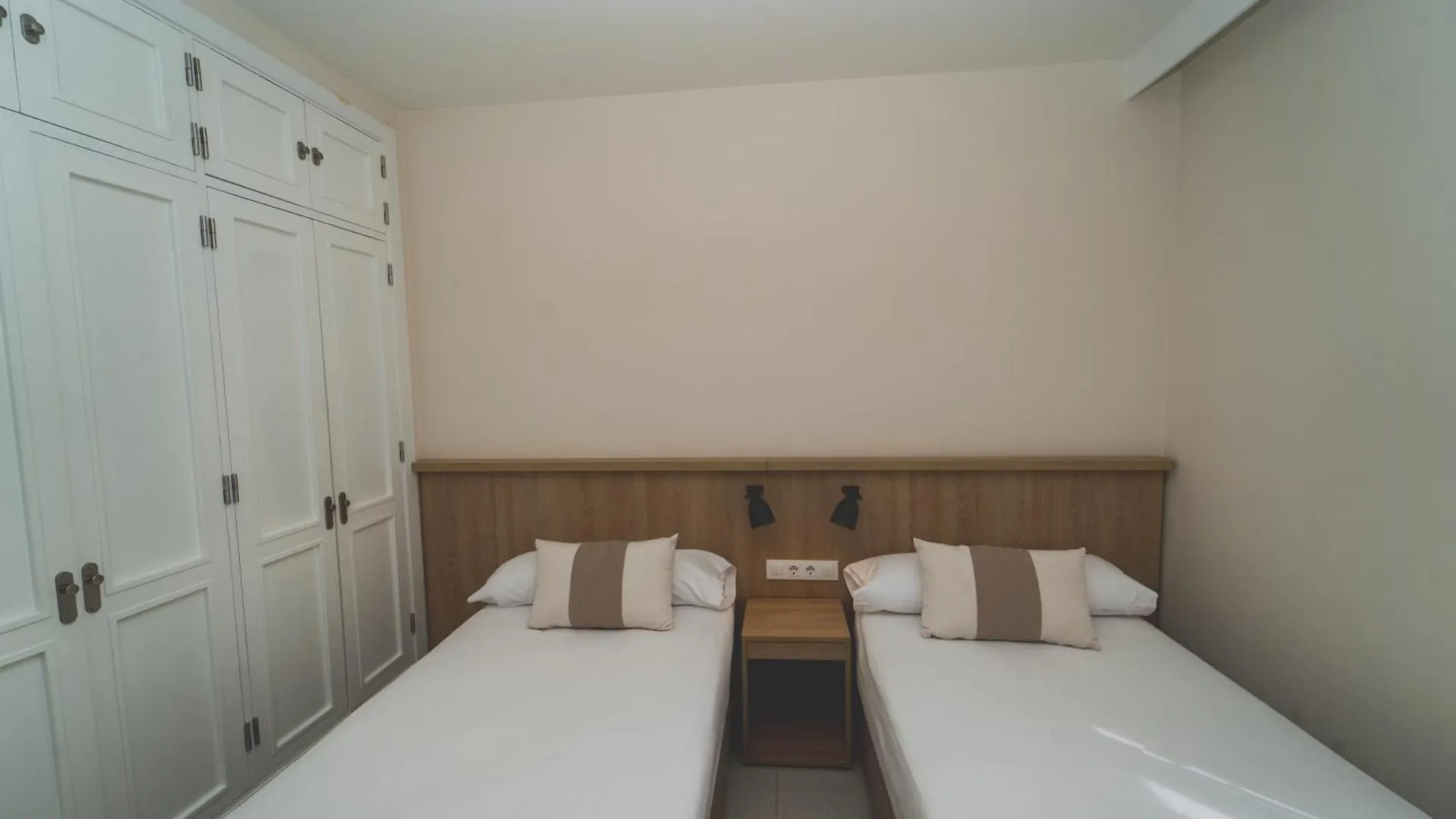 Los Olivos Beach Resort Адехе Апартаменты